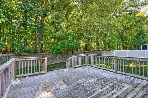 Exterior - 46 Manilla Ln, Hampton, VA 23669 photo 2 of 4