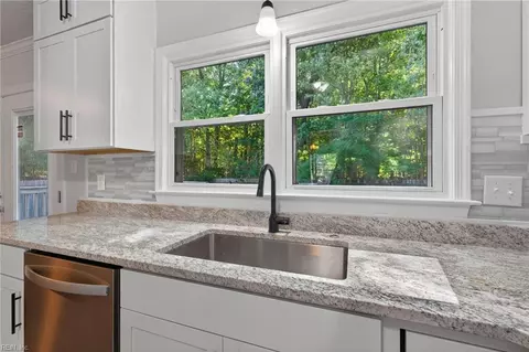 Kitchen - 46 Manilla Ln, Hampton, VA 23669 photo 5 of 5