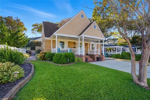 404 Lake Dr, Virginia Beach, VA 23451