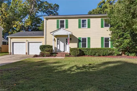 20 Pine Cone Dr, Hampton, VA 23669