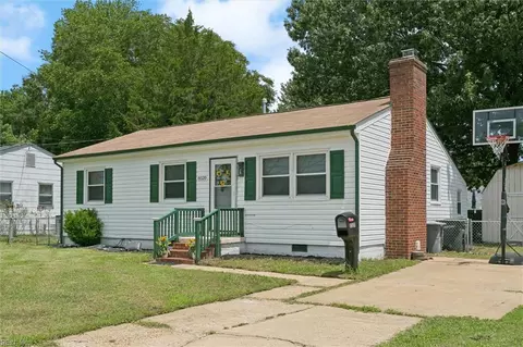 8520 Orcutt Ave, Hampton, VA 23605 photo 2