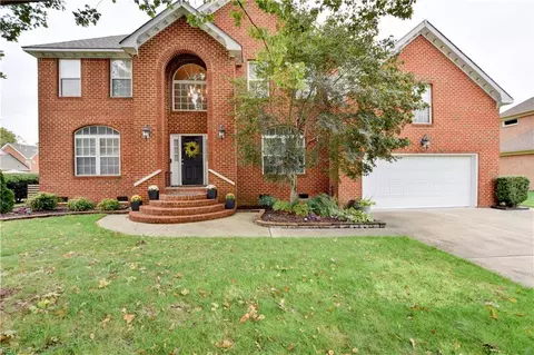 1708 Swan Lake Cres, Chesapeake, VA 23321