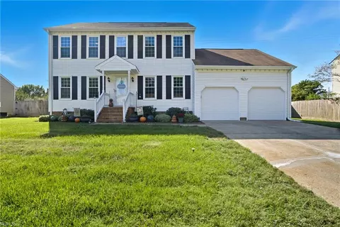 1005 Hollins College Ct, Virginia Beach, VA 23455