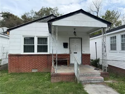 126 Ash Ave, Newport News, VA 23607