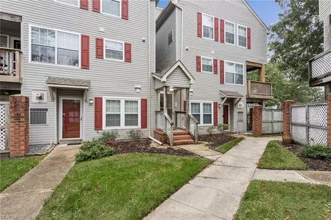 12747 Daybreak Cir, Newport News, VA 23602