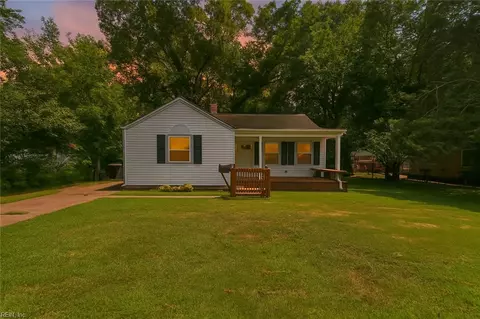804 James Dr, Newport News, VA 23605