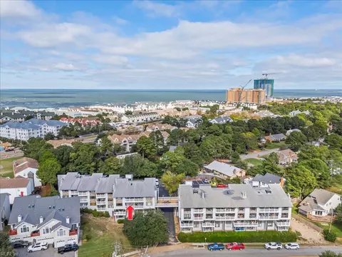 3200 Lynnhaven Dr #204, Virginia Beach, VA 23451