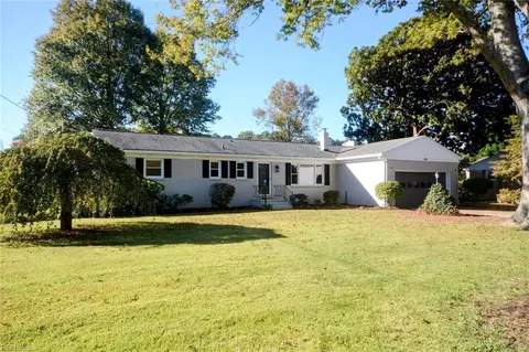 2421 Inlynnview Rd, Virginia Beach, VA 23454