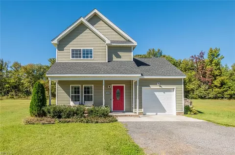 112 S Court St, Windsor, VA 23487