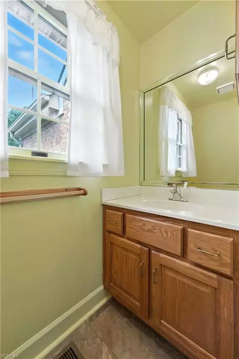 Bath - 8788 Adams Dr, Suffolk, VA 23433 photo 3 of 4