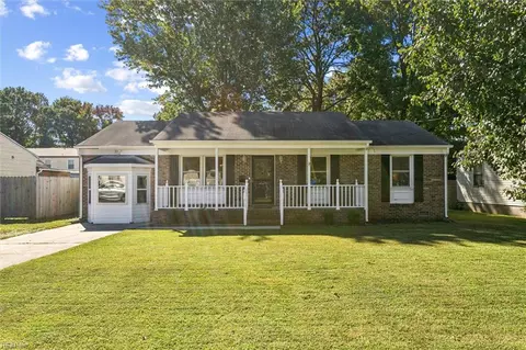 32 Pennington Ave, Newport News, VA 23606
