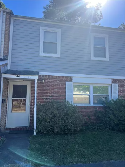 1144 Old Clubhouse Rd, Virginia Beach, VA 23453