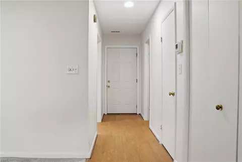 Entry Way - 11 Overbrooke Pl, Hampton, VA 23669 photo 1 of 1
