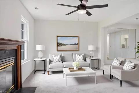 Living - 11 Overbrooke Pl, Hampton, VA 23669 photo 1 of 3