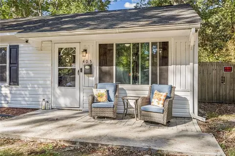 Exterior - 405 Pine Grove Ave, Hampton, VA 23669 photo 5 of 11