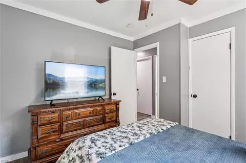 Bedroom - 405 Pine Grove Ave, Hampton, VA 23669 photo 4 of 4