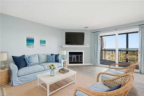1634 E Ocean View Ave #2D, Norfolk, VA 23503