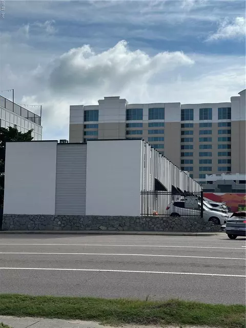 915 Pacific Ave #B, Virginia Beach, VA 23451