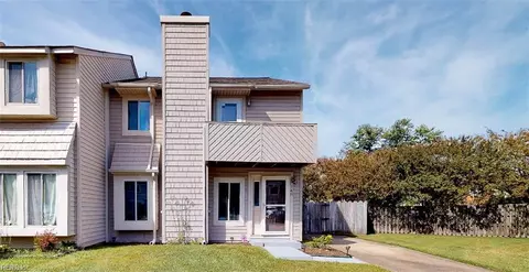 748 Waters Dr, Virginia Beach, VA 23462