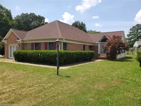 425 Truxtun Ct, Newport News, VA 23608