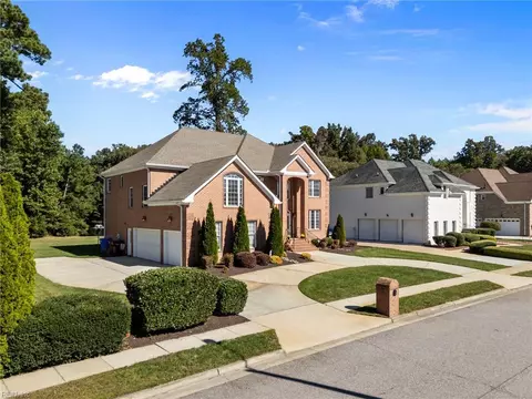 View/Area - 1322 Simon Dr, Chesapeake, VA 23320 photo 1 of 5