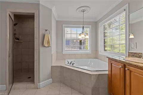 Bath - 1322 Simon Dr, Chesapeake, VA 23320 photo 2 of 7