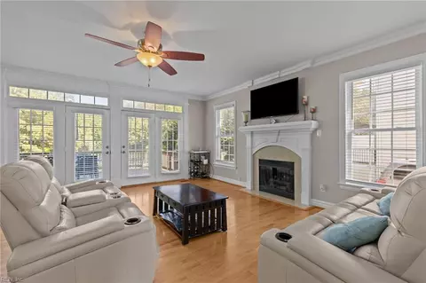 Living - 1322 Simon Dr, Chesapeake, VA 23320 photo 1 of 2