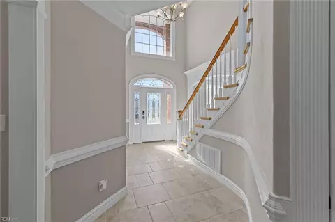 Entry Way - 1322 Simon Dr, Chesapeake, VA 23320 photo 4 of 5