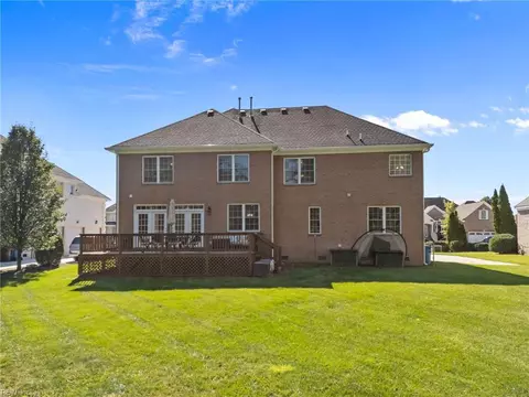 Exterior - 1322 Simon Dr, Chesapeake, VA 23320 photo 3 of 6