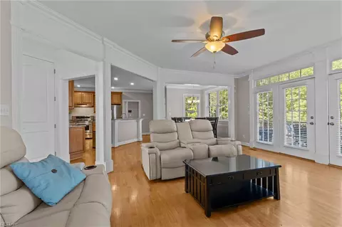 Living - 1322 Simon Dr, Chesapeake, VA 23320 photo 2 of 2