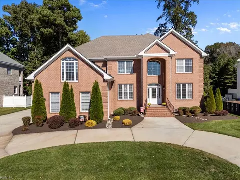 Exterior - 1322 Simon Dr, Chesapeake, VA 23320 photo 2 of 6