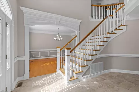 Entry Way - 1322 Simon Dr, Chesapeake, VA 23320 photo 3 of 5