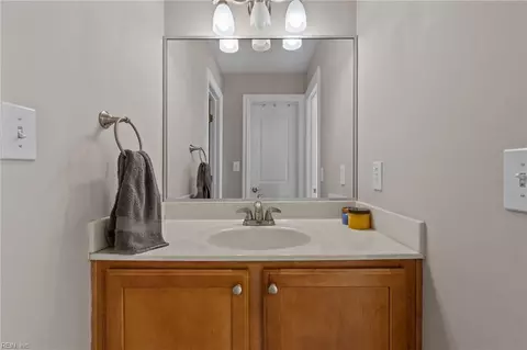 Bath - 1322 Simon Dr, Chesapeake, VA 23320 photo 3 of 7