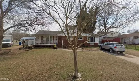 4943 Clover St, Virginia Beach, VA 23462