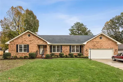 4724 Chalfont Dr, Virginia Beach, VA 23464