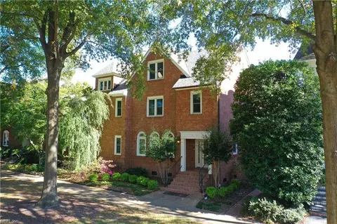 817 E Botetourt Ct, Norfolk, VA 23507 photo 44