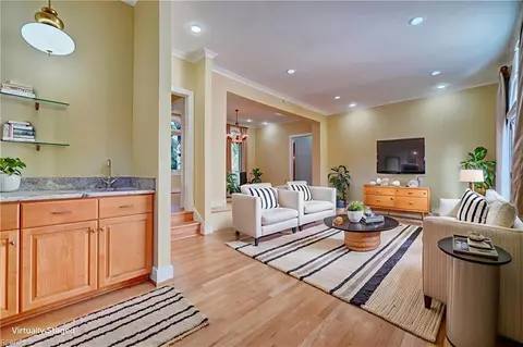 817 E Botetourt Ct, Norfolk, VA 23507 photo 8