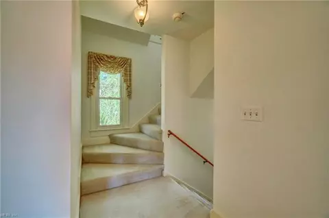 817 E Botetourt Ct, Norfolk, VA 23507 photo 27