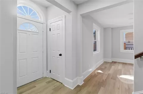 Entry Way - 327 Cedar St, Suffolk, VA 23434 photo 1 of 6