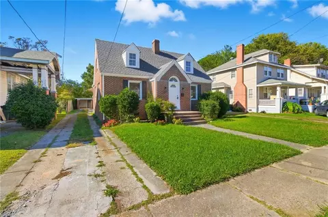 Exterior - 327 Cedar St, Suffolk, VA 23434 photo 3 of 8