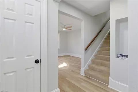 Entry Way - 327 Cedar St, Suffolk, VA 23434 photo 2 of 6