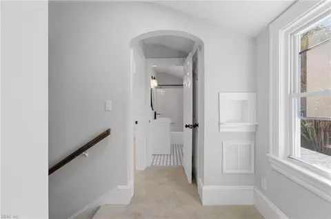 Entry Way - 327 Cedar St, Suffolk, VA 23434 photo 5 of 6