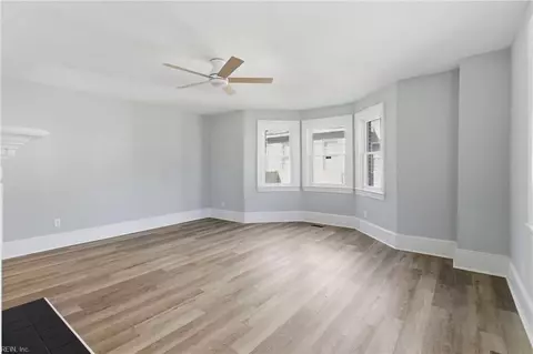 Living - 327 Cedar St, Suffolk, VA 23434 photo 3 of 5