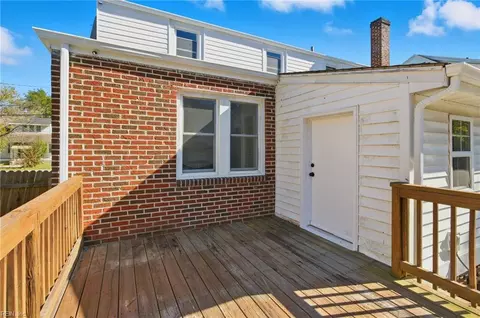 Exterior - 327 Cedar St, Suffolk, VA 23434 photo 4 of 8