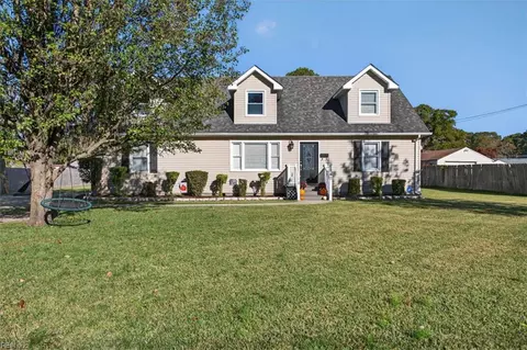 12 Sunset Ln, Portsmouth, VA 23701