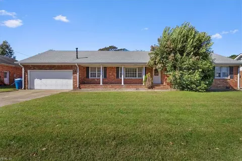 685 Lord Dunmore Dr, Virginia Beach, VA 23464