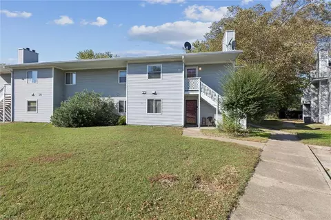 115 Roane Dr #E, Hampton, VA 23669