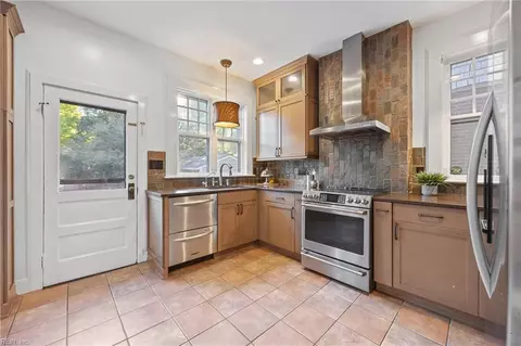 Kitchen - 611 Baldwin Ave, Norfolk, VA 23517 photo 4 of 5