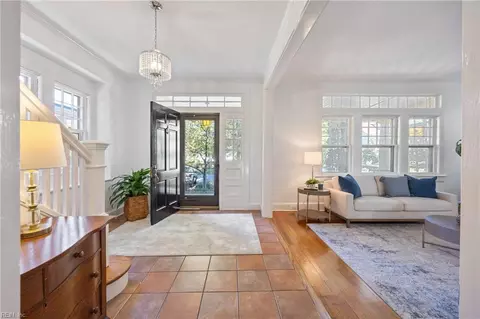 Entry Way - 611 Baldwin Ave, Norfolk, VA 23517 photo 3 of 9