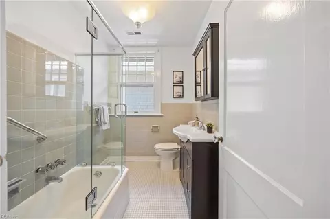 Bath - 611 Baldwin Ave, Norfolk, VA 23517 photo 5 of 6